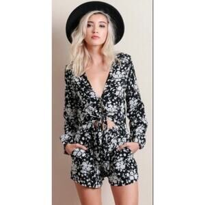 Flynn Skye Piper Floral Tie Front Long Sleeve Romper Playsuit XS Black Multi